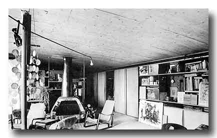 Vue intérieure sur la cheminée du salon - Photo Patrice RICHARD - AMC juin 1984