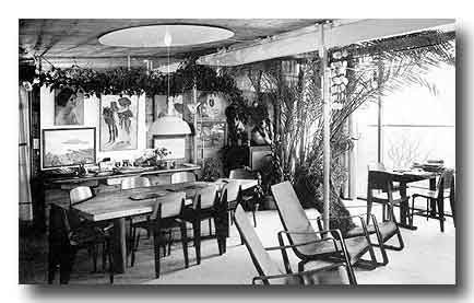 Vue intérieure de la salle à manger de la maison de Jean Prouvé - Photo Patrice RICHARD - AMC juin 1984
