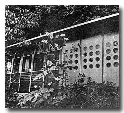  Vue extérieure de la maison de Jean Prouvé